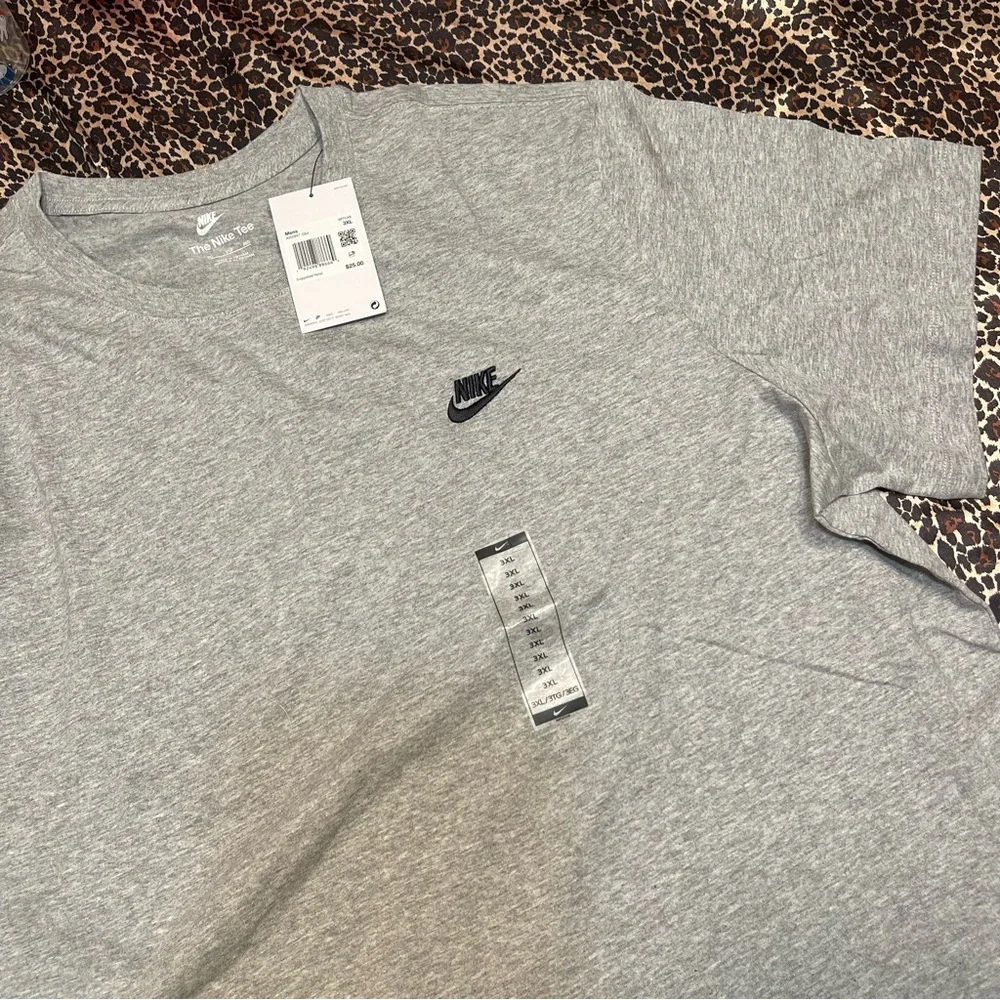 Nike Men's Heather Gray Short Sleeve Tee - Picture 11 of 12